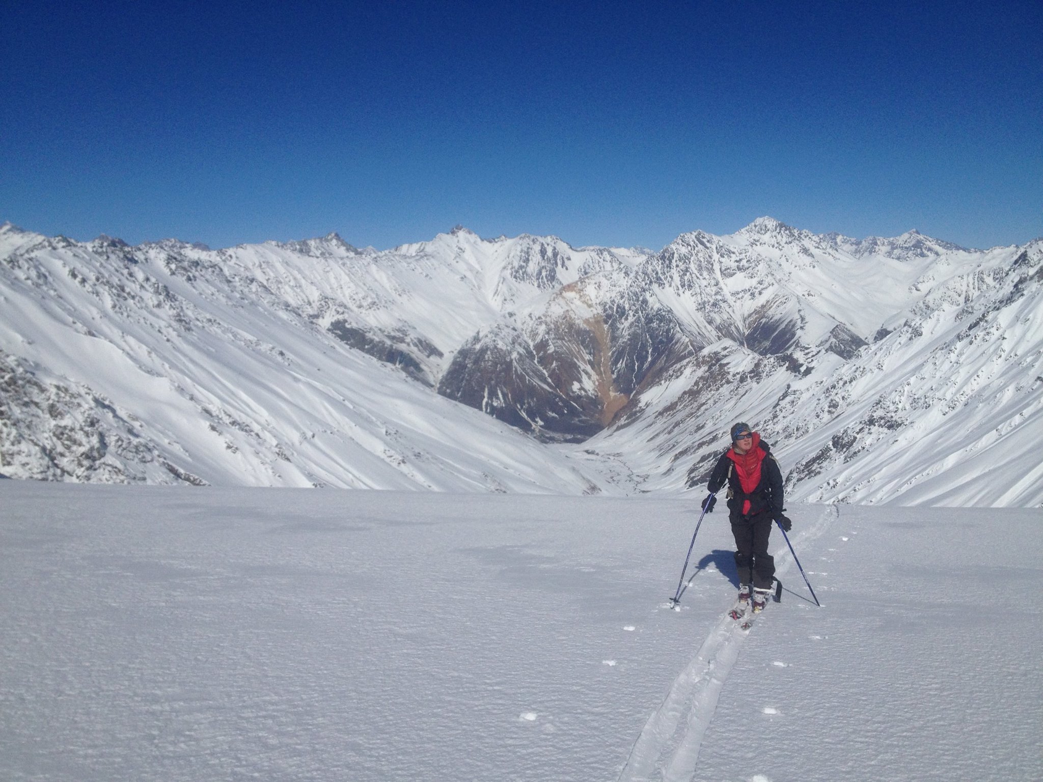 Esqui de travesia en el Cajon del Maipo , Chile …